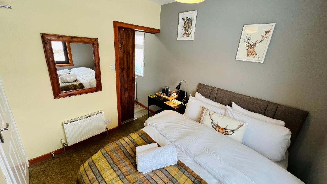 Aultguish Inn Garve Kültér fotó